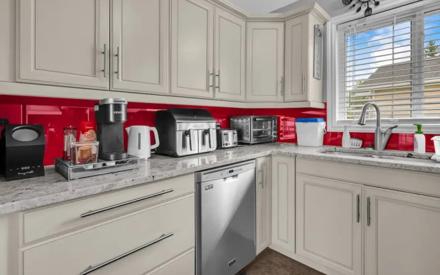 33 Executive Home A C Airport