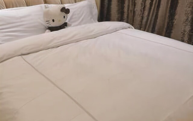 Summer Cherry Apartment (Ji'nan Quancheng Road Kuanhouli)