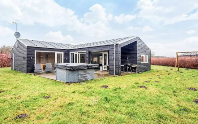 10 Person Holiday Home in Glesborg-by Traum
