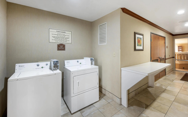 Best Western Plus Atrium Inn