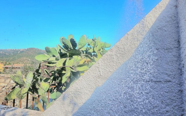 Stylish Home With Patio 4 min Walk to the Beach