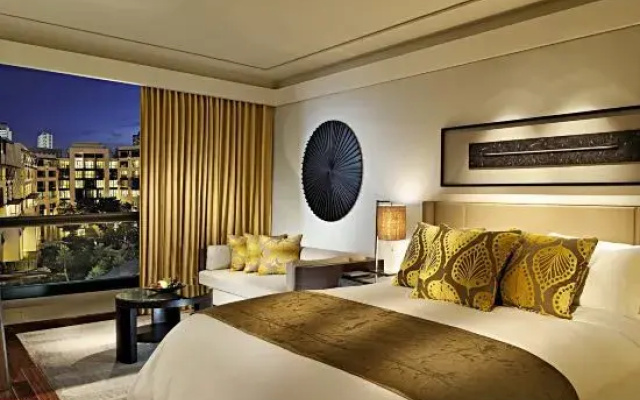 Huimou Jiangbian Courtyard Hotel