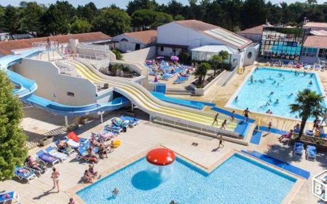 Bungalow With 2 Bedrooms in Saint-jean-de-monts, With Pool Access and