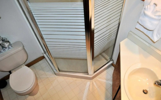 Fox Pine Lodge 3 Bed 3 Bath