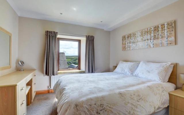 Traditional Holiday Home With Beautiful Views Over Meadows