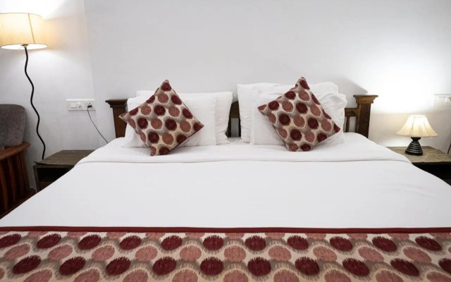 Shanu's Seaside Inn - A Family-Run Guesthouse Just 100 Metres from Candolim Beach