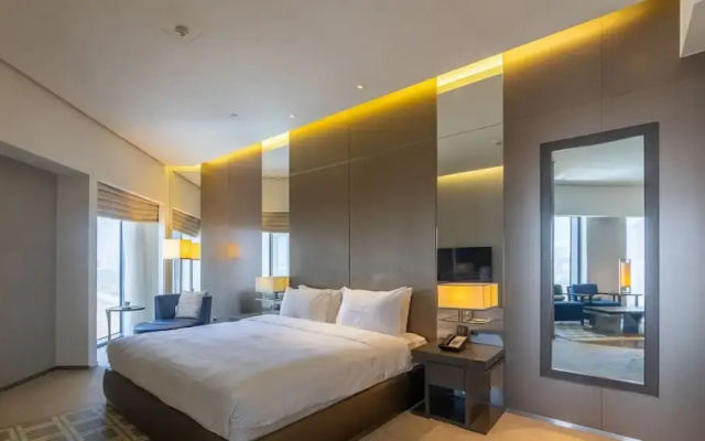 Elegant 1BR Apartment Near Dubai Frame