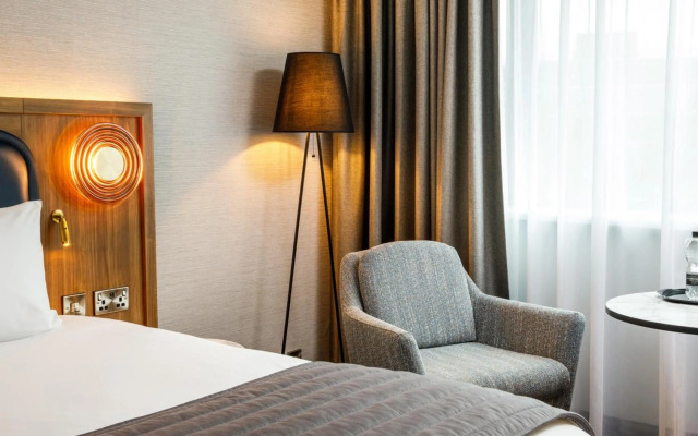 Crowne Plaza Manchester Airport by IHG