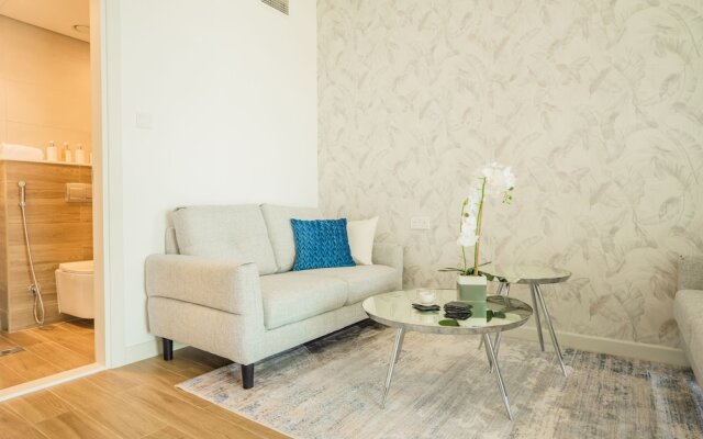 Nasma Luxury Stays - Al Raha Lofts 2