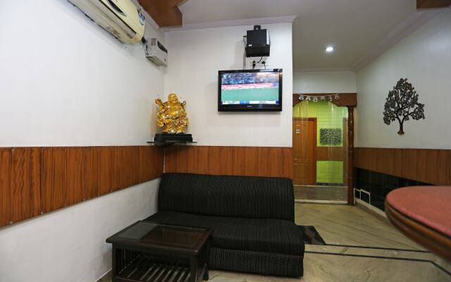 OYO 7147 Hotel Madhur Regency