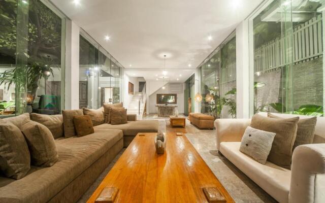 Bathhouse Executive Residence