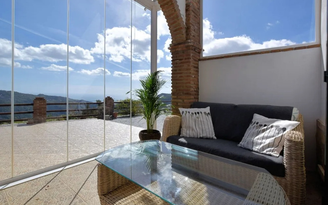 Spacious Villa with Hot Tub in Arenas