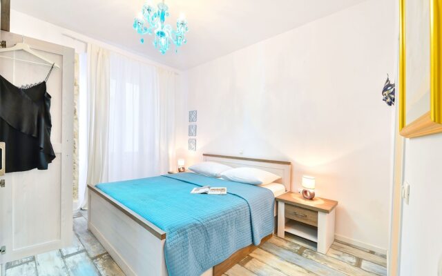 Lanterna Rooms