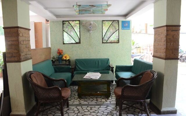 OYO 1216 Hotel New White House