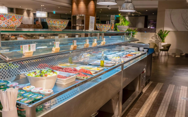 Premier Inn Abu Dhabi Airport (Business Park)