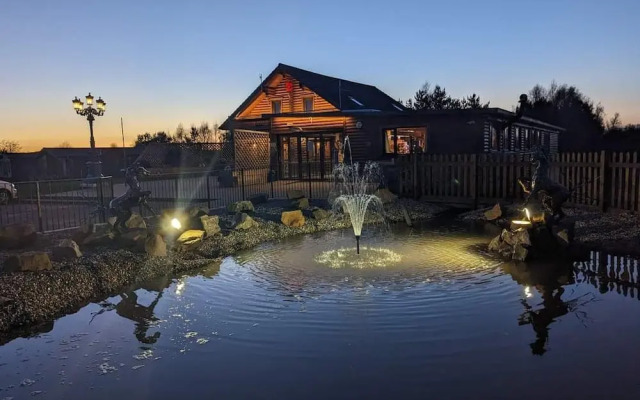 Apple Tree Lodge, Hot Tub, 3 Bedroom, 2 Bars