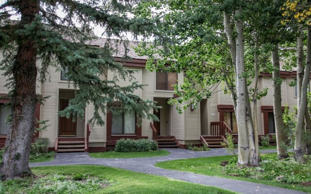 Snowcreek Iii #420 3 Bedroom Condo by RedAwning