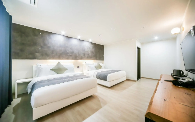 Andong CM Park Hotel