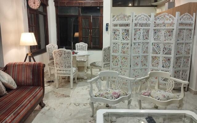 Luxsugero Penthouse Kaichidham