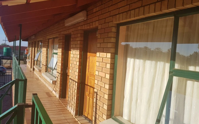 Msawawa Lodge & Pub