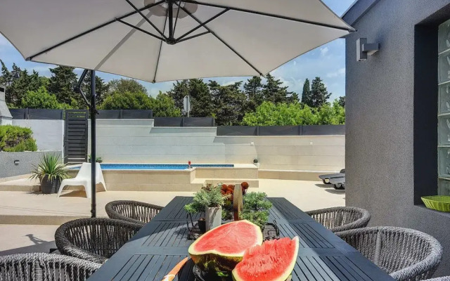 Holiday Home in Liznjan With Private Pool