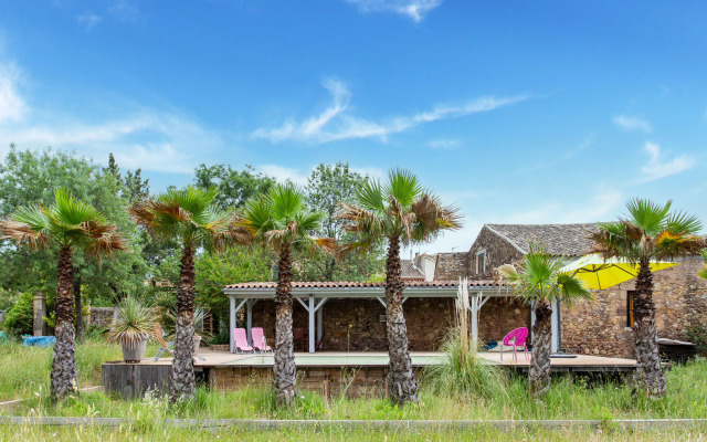 Tranquil holiday home in Cébazan with private pool