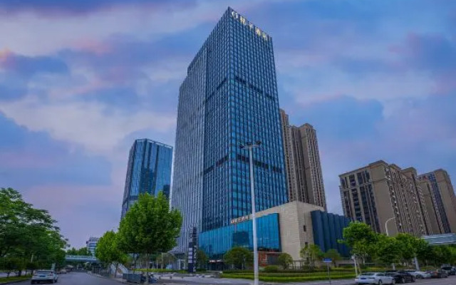 Orange Hotel (Wuhan Hankou Station Fanhai CBD Store)