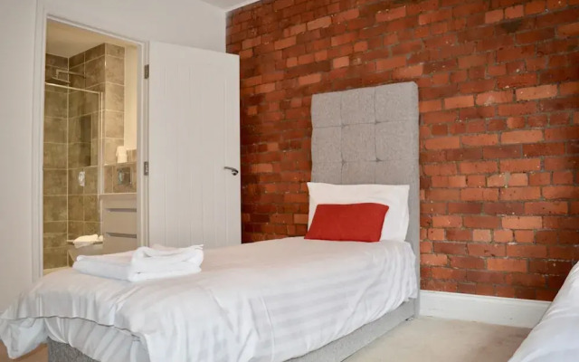 Modern and Stylish 2 Bedroom Apartment in Manchester