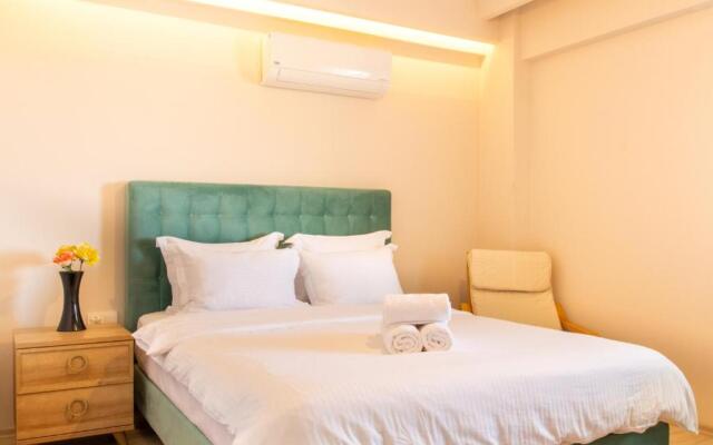 Spacious Flat with Pool in Kusadasi
