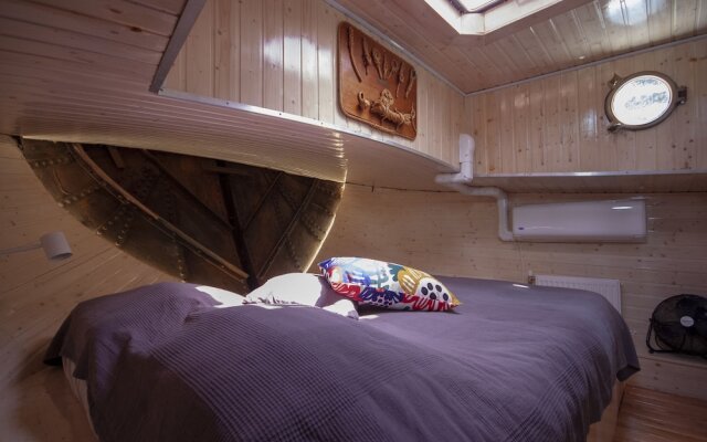 Houseboat De Tulp