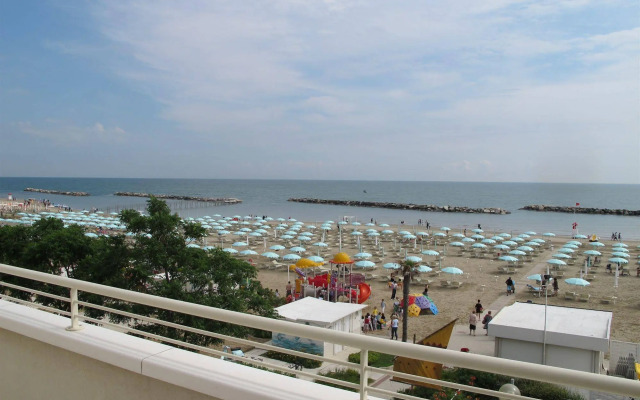 Gimmi Hotel
