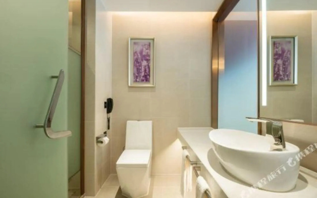 Lifeng Hotel (Guangshui Yingshan Branch)