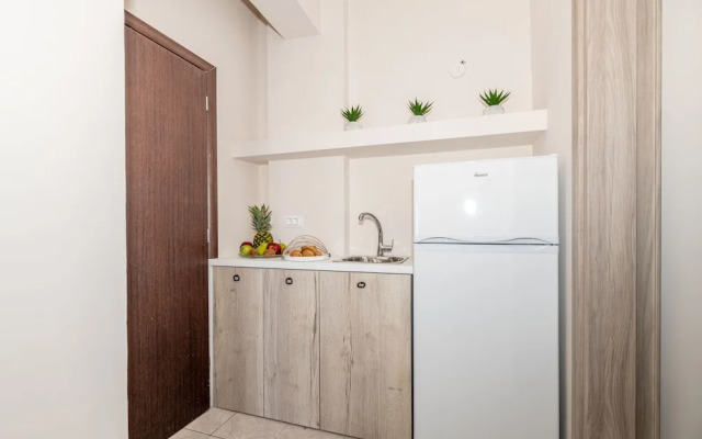 Mouria Studios & Apartments
