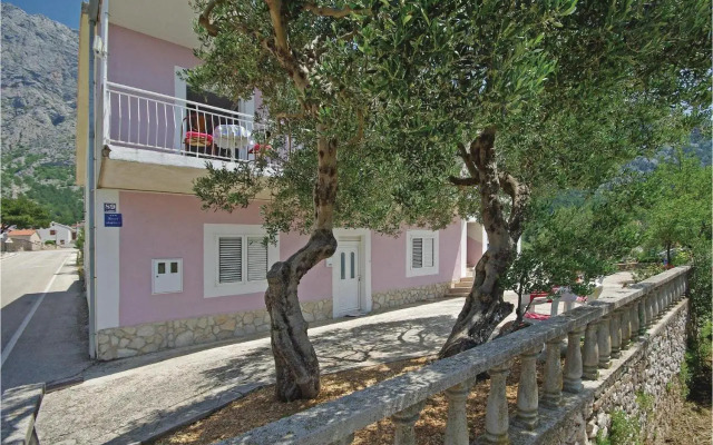 Two-Bedroom Apartment with Sea View in Makarska