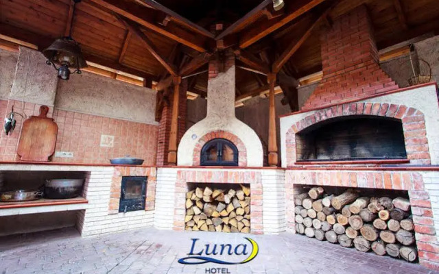 Luna Hotel
