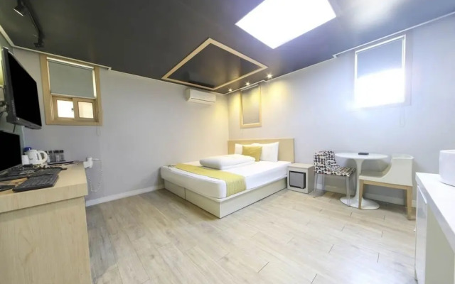 M Motel