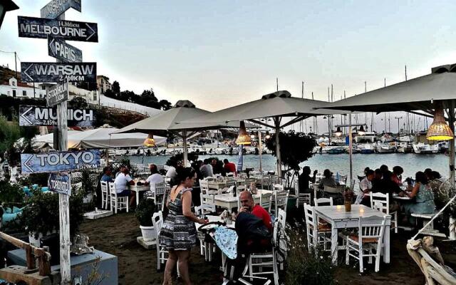 Enjoy Cyclades Apartments