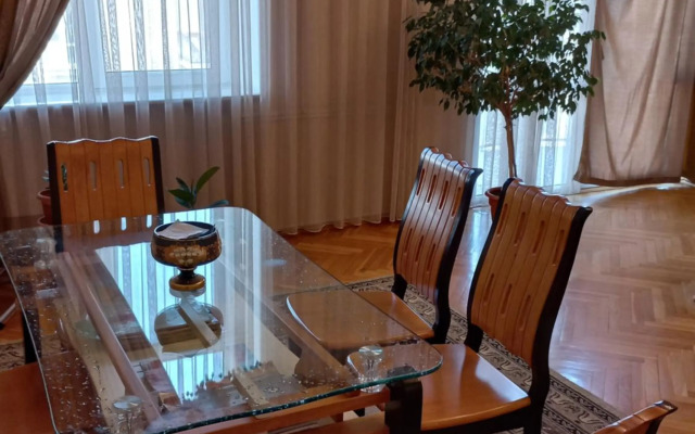 New Nefchilar avenue 9. 2 bedrooms.
