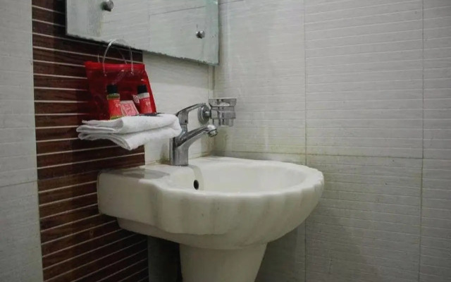 OYO Flagship 70305 Hotel Look Like