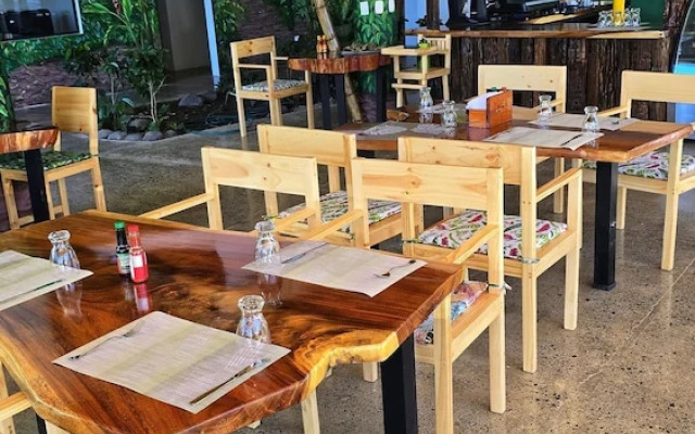 Bonding Coffee Roaster Café & Hotel