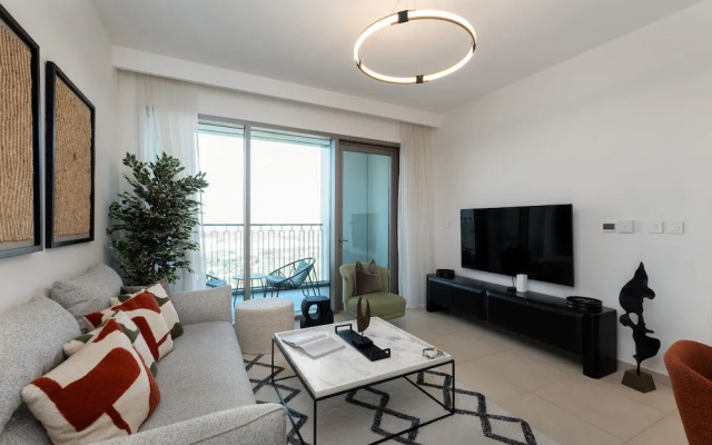 Sleek 2BR at Downtown Close to Dubai Mall