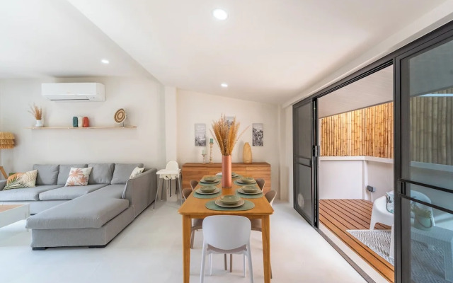 Stylish Rooftop Pool Villa Sea View V211