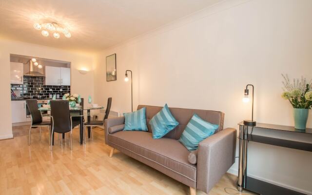 Shay's City Apartment @ The Mailbox