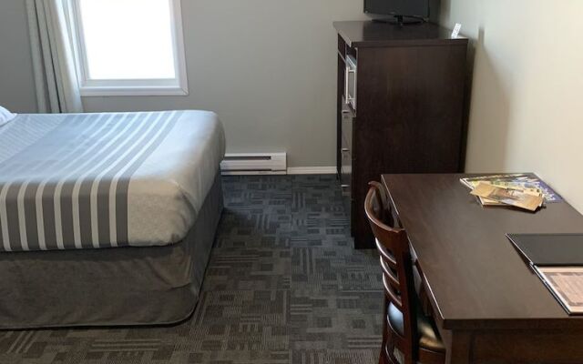 TaLLboys Grill & Pub Motel