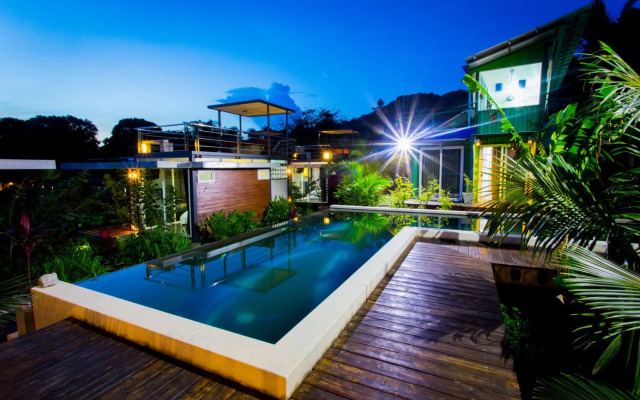 Baan Boom Boxes