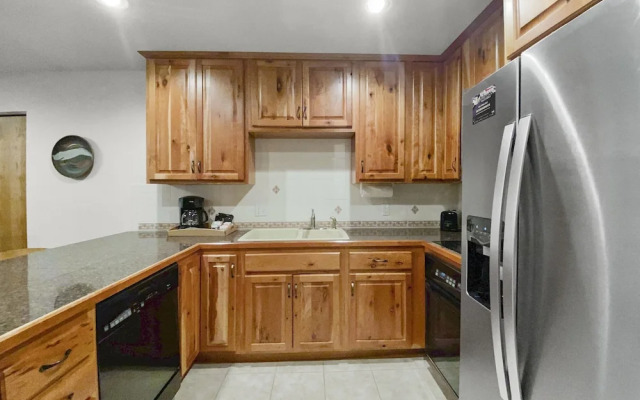 Cimarron 402 2 Bedroom Condo by RedAwning