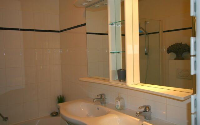 Inviting Apartment in South of France Near the Sea