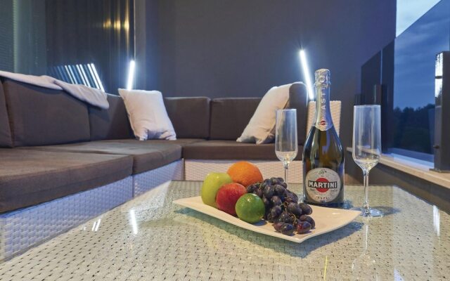 Stunning Home in Liznjan With Wifi and 2 Bedrooms