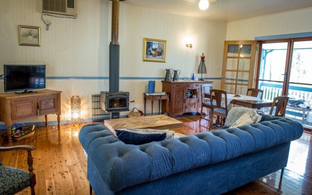 Telegraph Retreat – Guest Rooms – Cooperabung