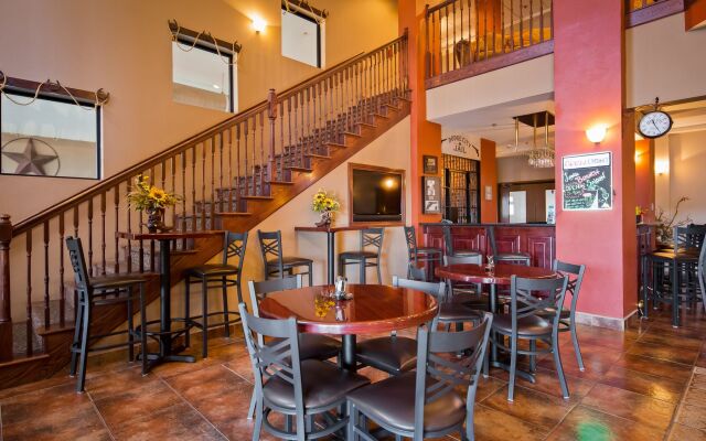 Best Western Plus Country Inn & Suites